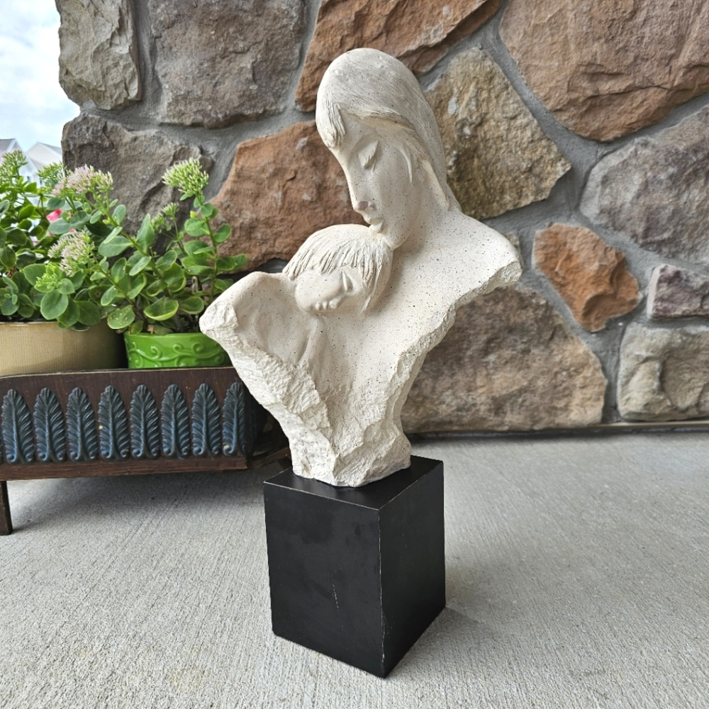 1984 David Fisher Austin Productions, First Moments Sculpture Mother Child 17”